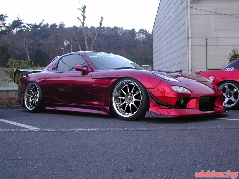 I believe this is Looking Good 39s RX7 One of the best show rx7 s out there